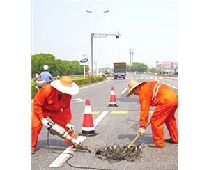 ballbet贝博app下载艾弗森:均价180万辆！甘肃平凉环卫处发布新能源环卫车投标公告